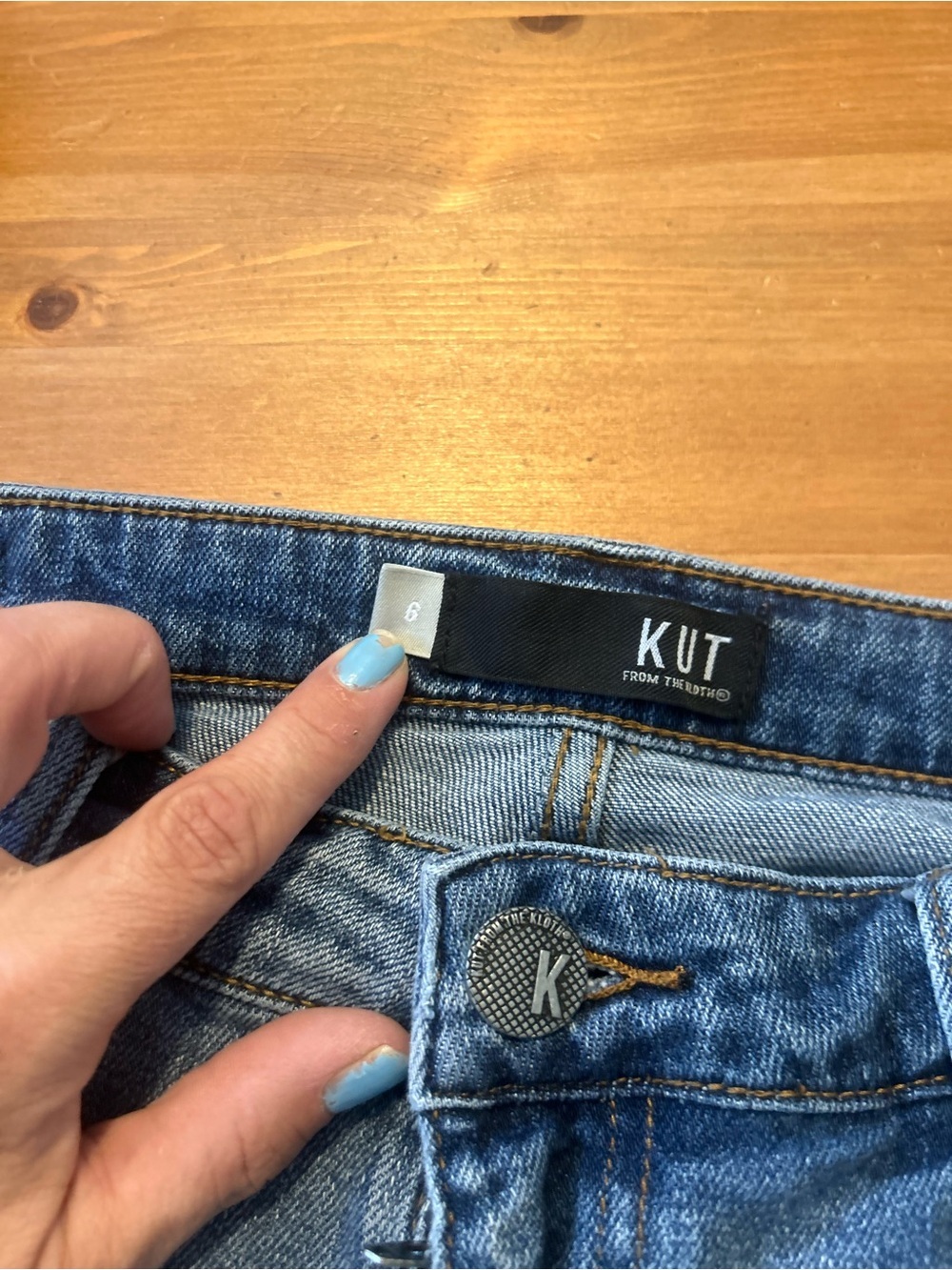 Kut From The Kloth Catherine Boyfriend
Jeans Size 6 - Picture 3 of 11